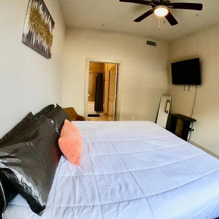 5 Mins To Med Center, Comfy King Beds, Wifi,Gym,Pool Daire Houston Dış mekan fotoğraf